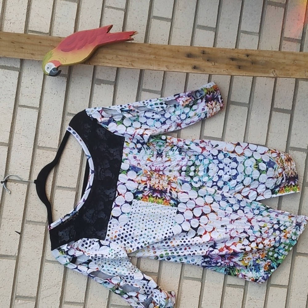 Multi color Top - Picture 9 of 10